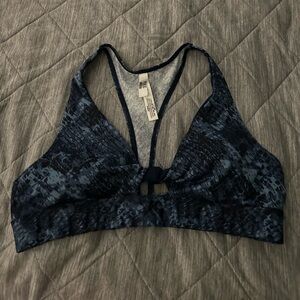 PINK Blue Marbled Ultimate Lightly Lined Sports Bra